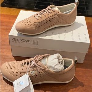 Geox Respira tennis shoe, never been used